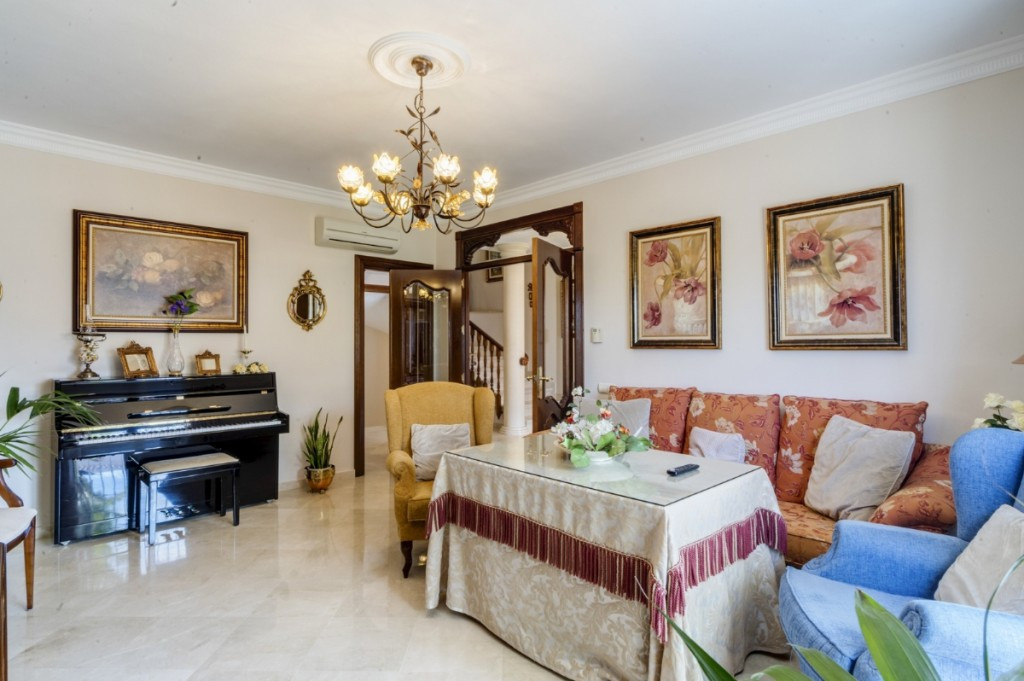 6 Bed Townhouse for sale in Alhaurín El Grande Costa Del Sol, Málaga, Spain
