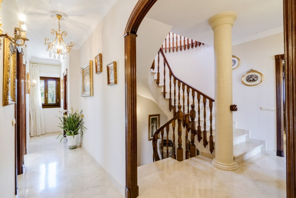 6 Bed Townhouse for sale in Alhaurín El Grande Costa Del Sol, Málaga, Spain