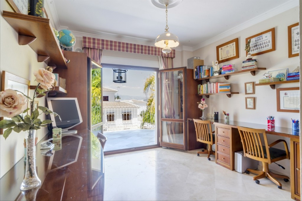 6 Bed Townhouse for sale in Alhaurín El Grande Costa Del Sol, Málaga, Spain