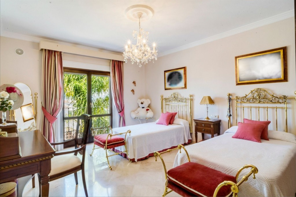 6 Bed Townhouse for sale in Alhaurín El Grande Costa Del Sol, Málaga, Spain