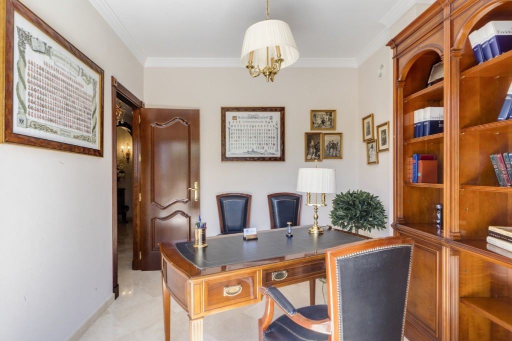 6 Bed Townhouse for sale in Alhaurín El Grande Costa Del Sol, Málaga, Spain