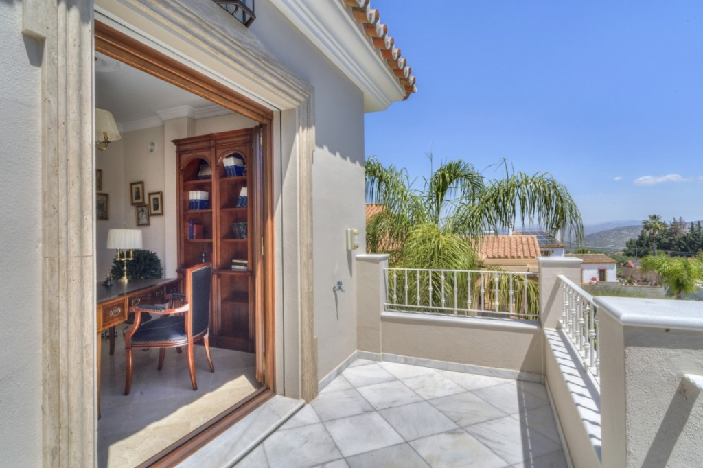 6 Bed Townhouse for sale in Alhaurín El Grande Costa Del Sol, Málaga, Spain