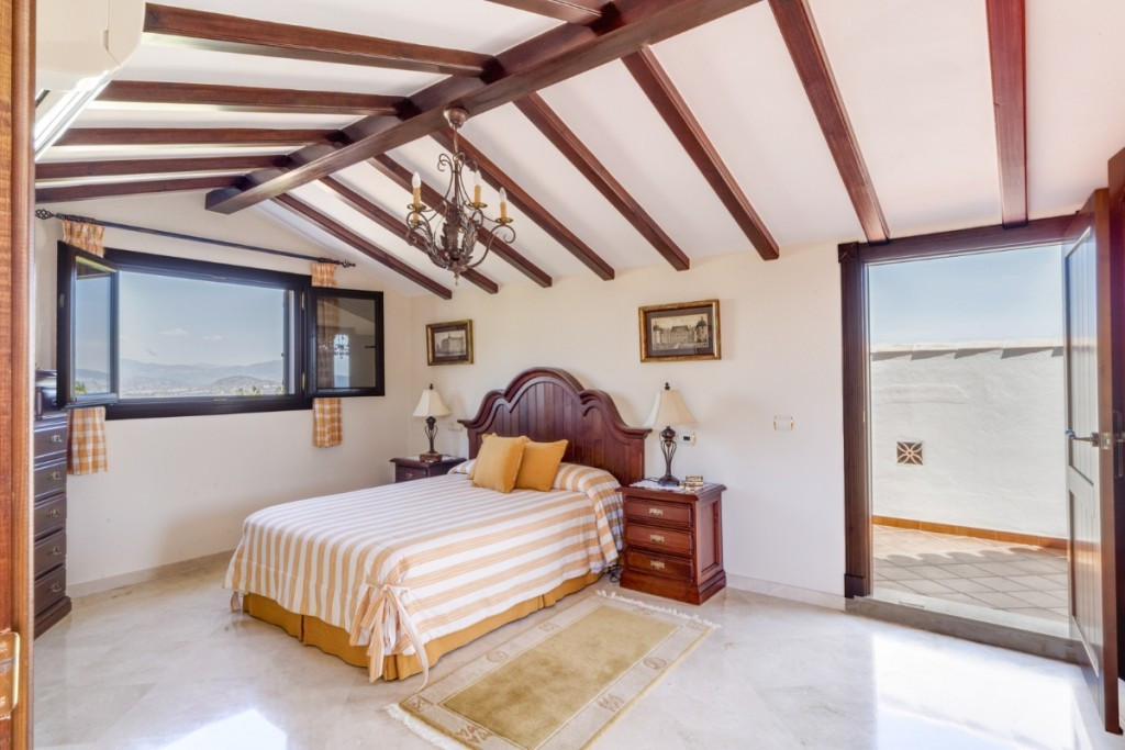 6 Bed Townhouse for sale in Alhaurín El Grande Costa Del Sol, Málaga, Spain