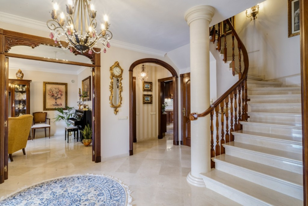 6 Bed Townhouse for sale in Alhaurín El Grande Costa Del Sol, Málaga, Spain