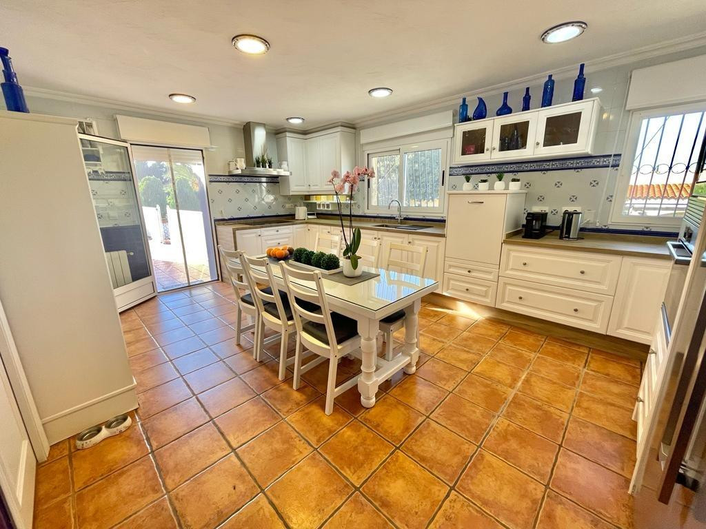 8 Bed Townhouse for sale in Gran Alacant Costa Blanca, Alicante, Spain