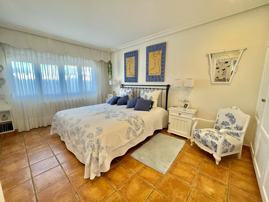 8 Bed Townhouse for sale in Gran Alacant Costa Blanca, Alicante, Spain