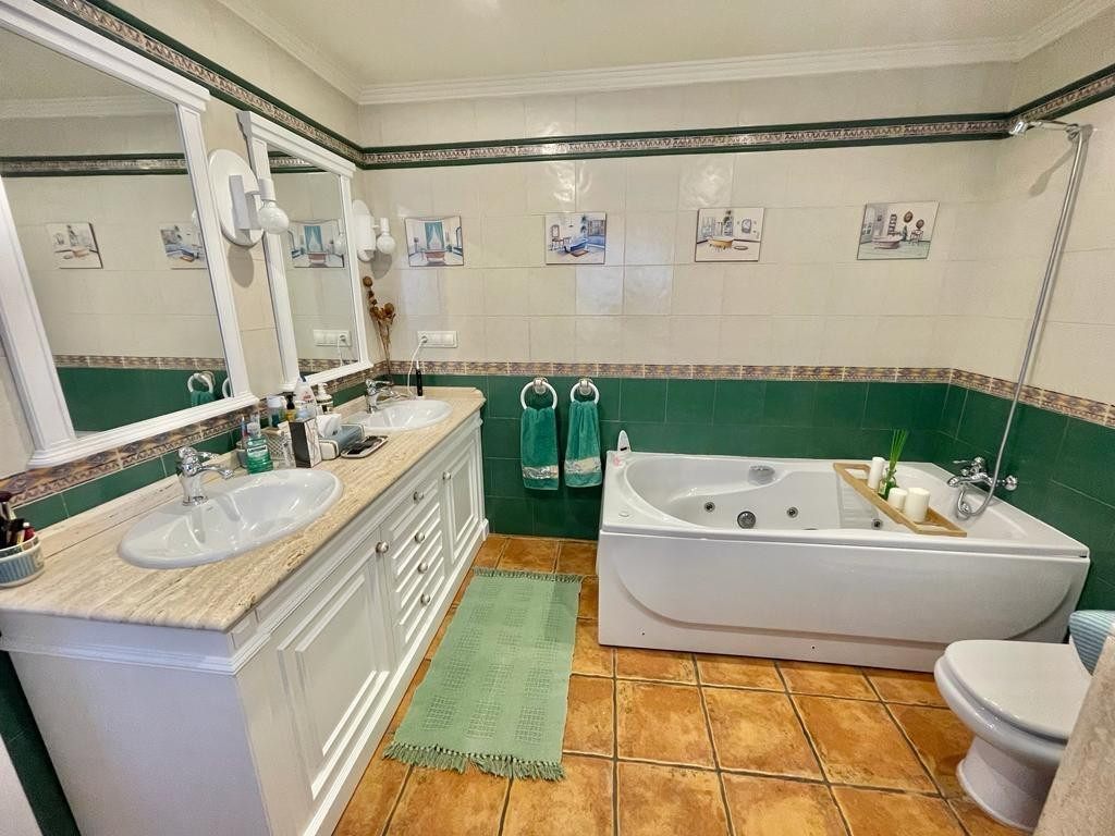 8 Bed Townhouse for sale in Gran Alacant Costa Blanca, Alicante, Spain