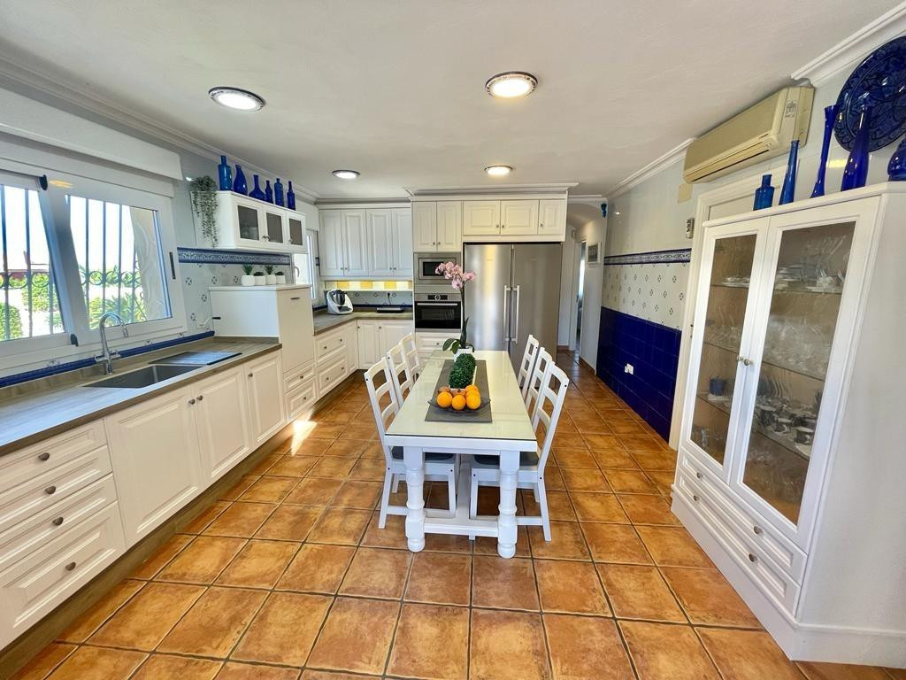 8 Bed Townhouse for sale in Gran Alacant Costa Blanca, Alicante, Spain