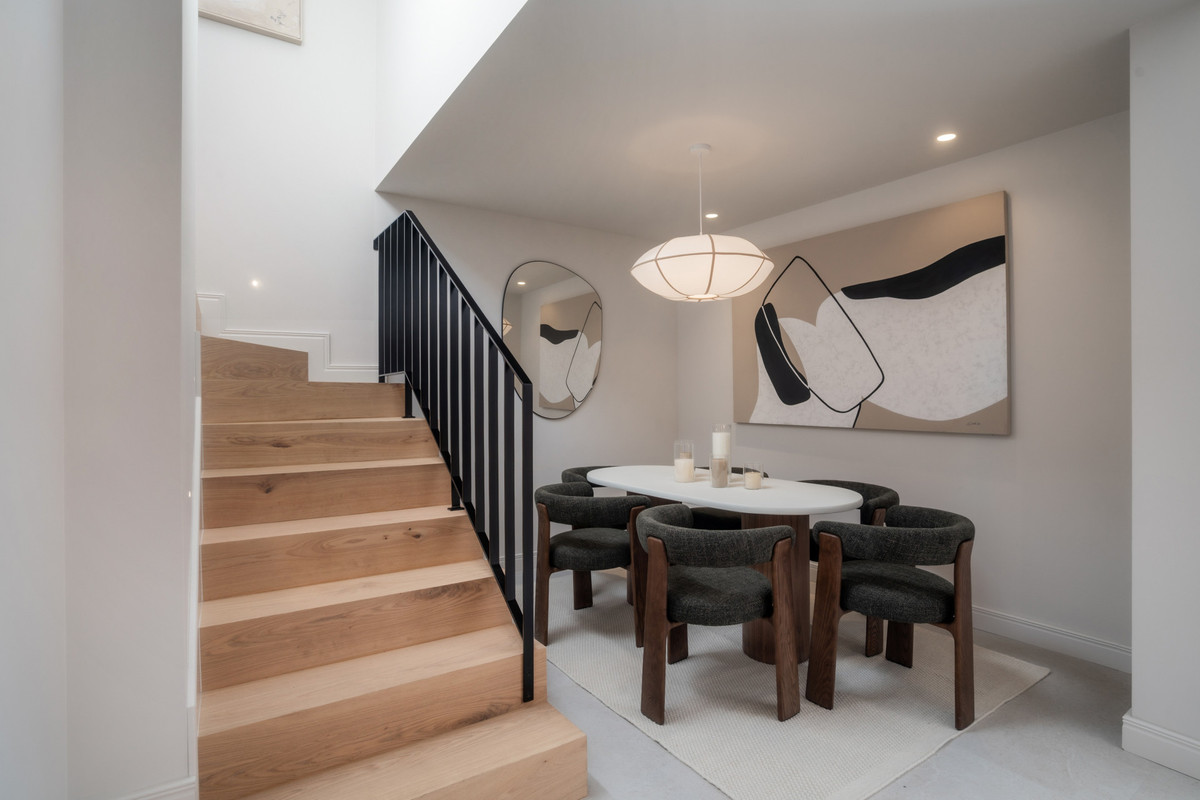 4 Bed Apartment for sale in Nueva Andalucía Costa Del Sol, Málaga, Spain