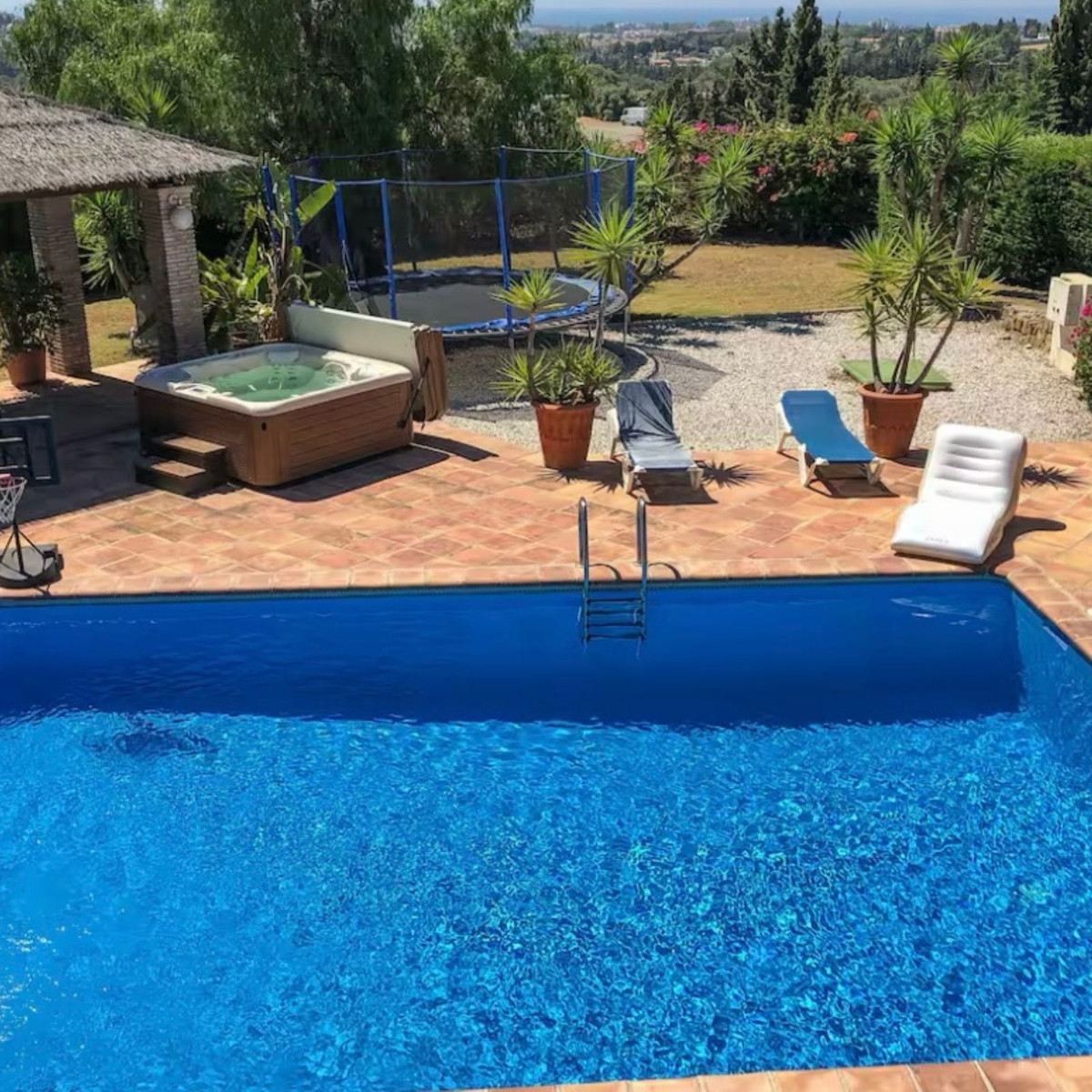 5 Bed Townhouse for sale in Benahavís Costa Del Sol, Málaga, Spain