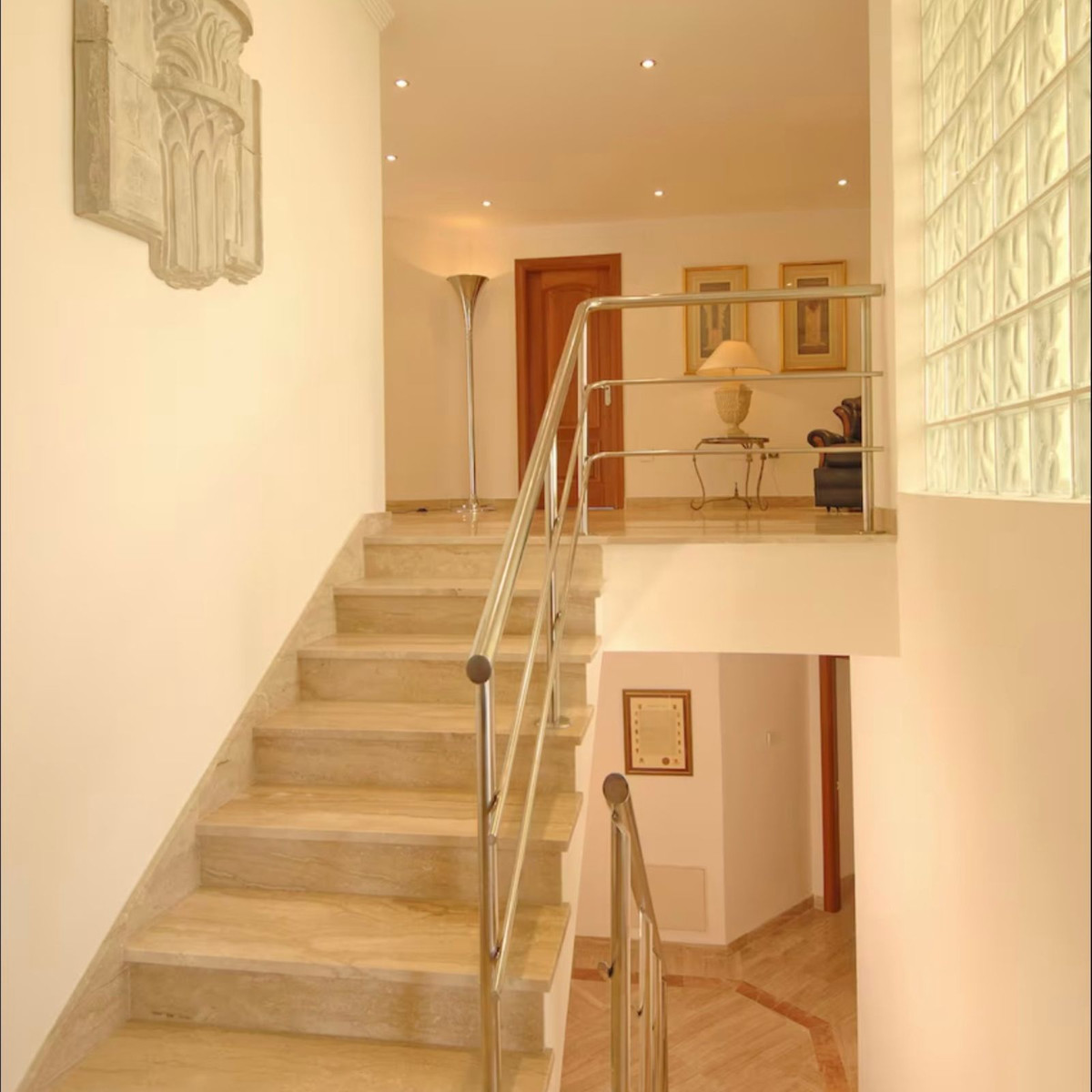 5 Bed Townhouse for sale in Benahavís Costa Del Sol, Málaga, Spain