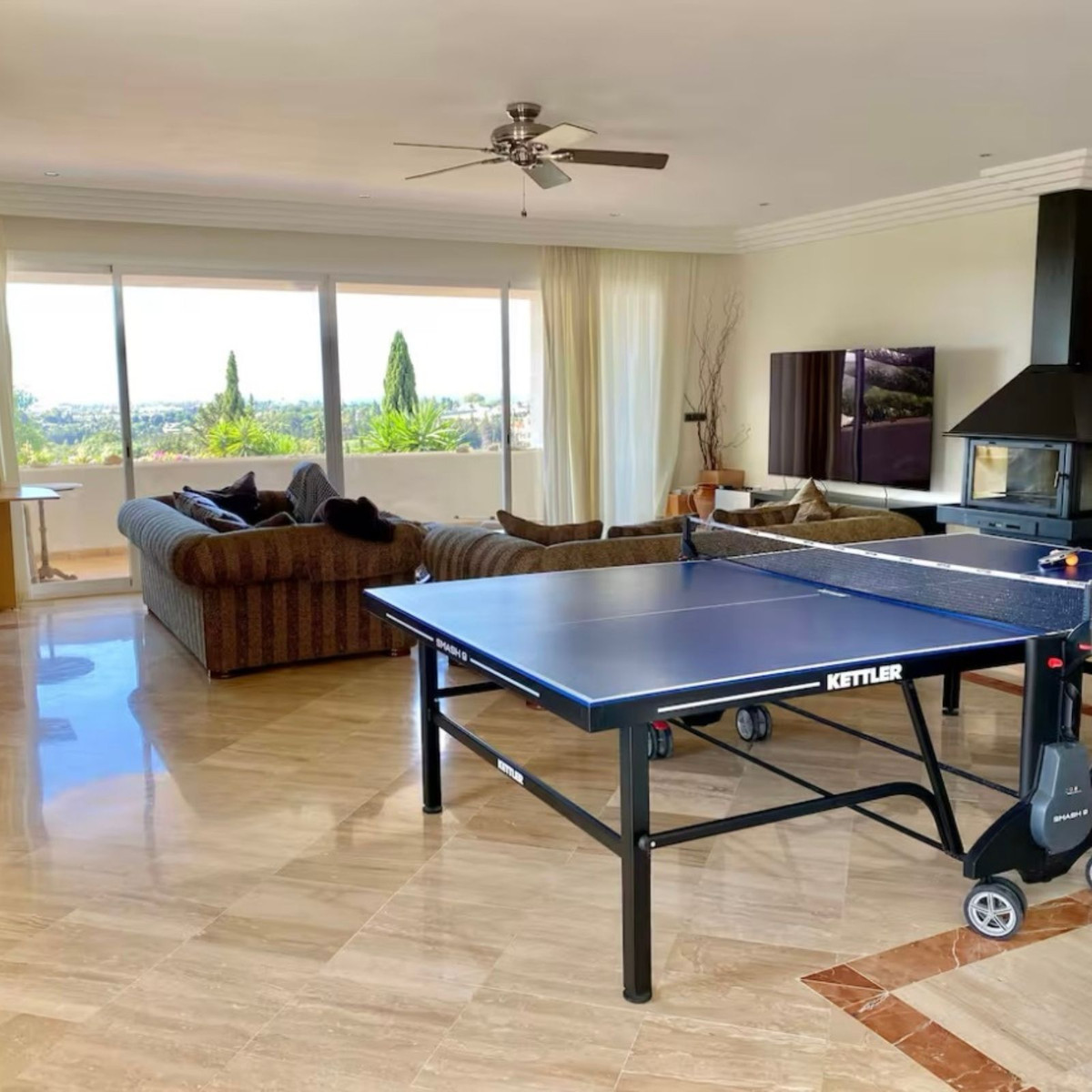 5 Bed Townhouse for sale in Benahavís Costa Del Sol, Málaga, Spain