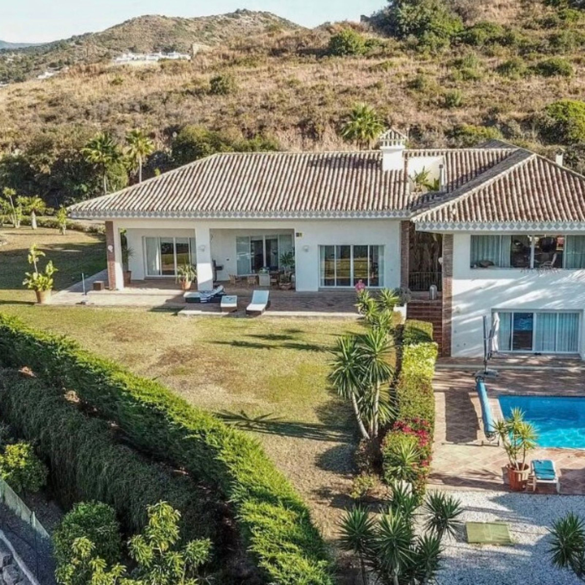 5 Bed Townhouse for sale in Benahavís Costa Del Sol, Málaga, Spain