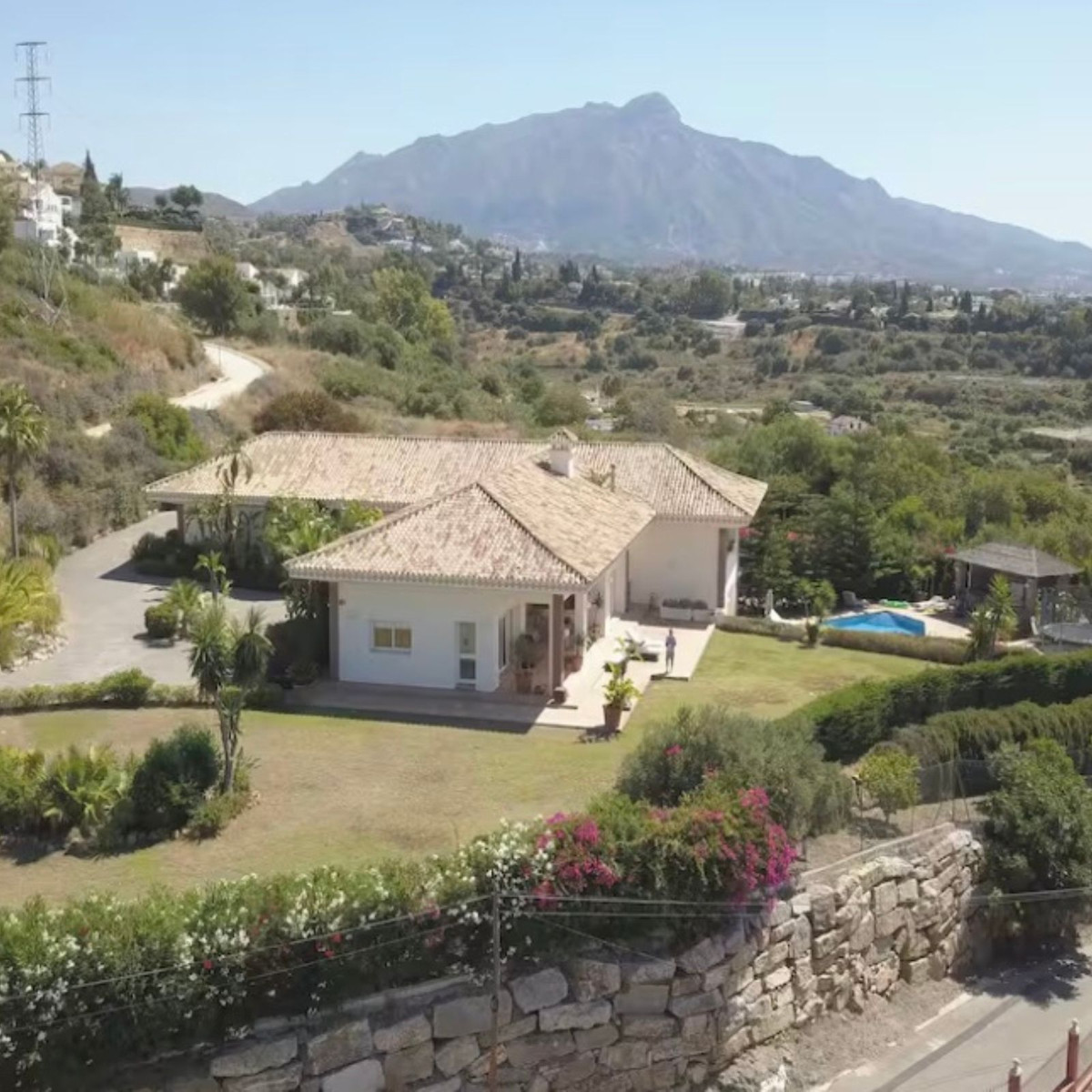 5 Bed Townhouse for sale in Benahavís Costa Del Sol, Málaga, Spain