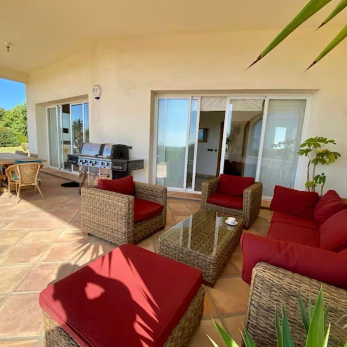5 Bed Townhouse for sale in Benahavís Costa Del Sol, Málaga, Spain