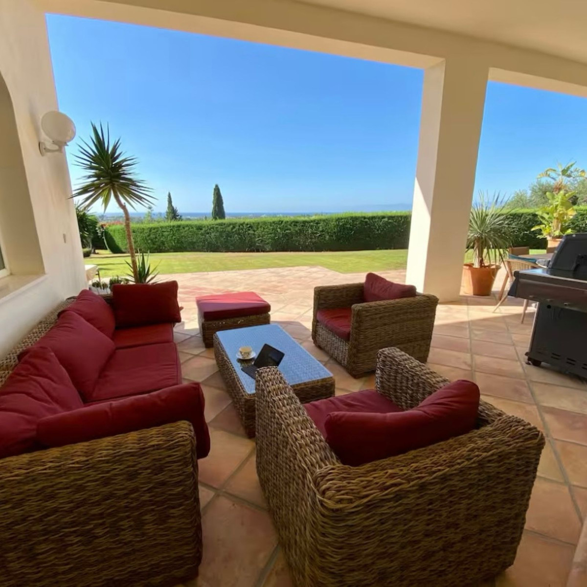 5 Bed Townhouse for sale in Benahavís Costa Del Sol, Málaga, Spain