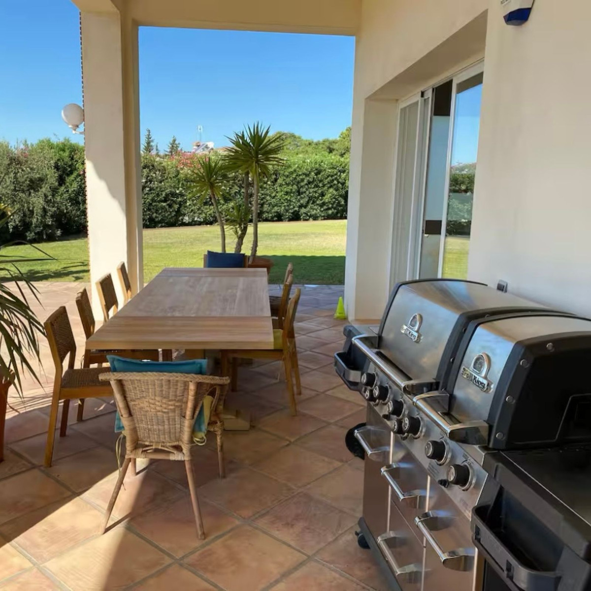 5 Bed Townhouse for sale in Benahavís Costa Del Sol, Málaga, Spain
