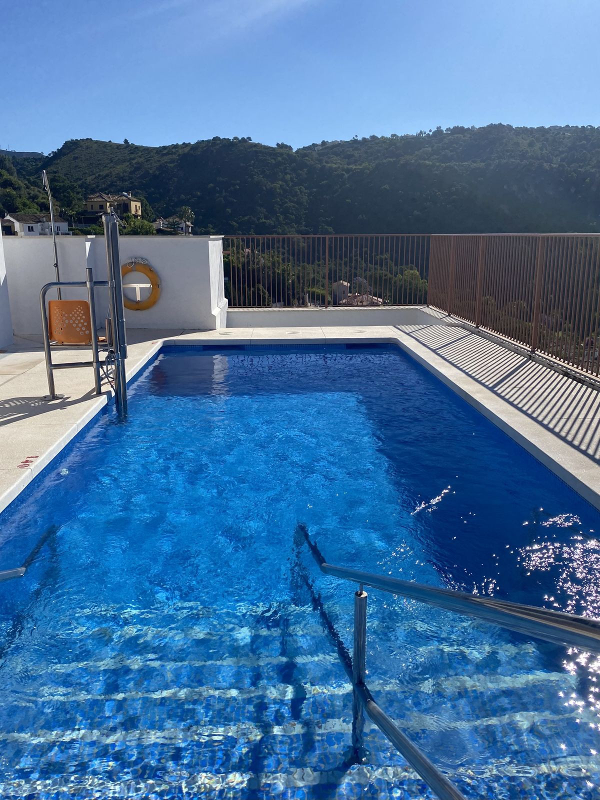 2 Bed Apartment for sale in Benahavís Costa Del Sol, Málaga, Spain