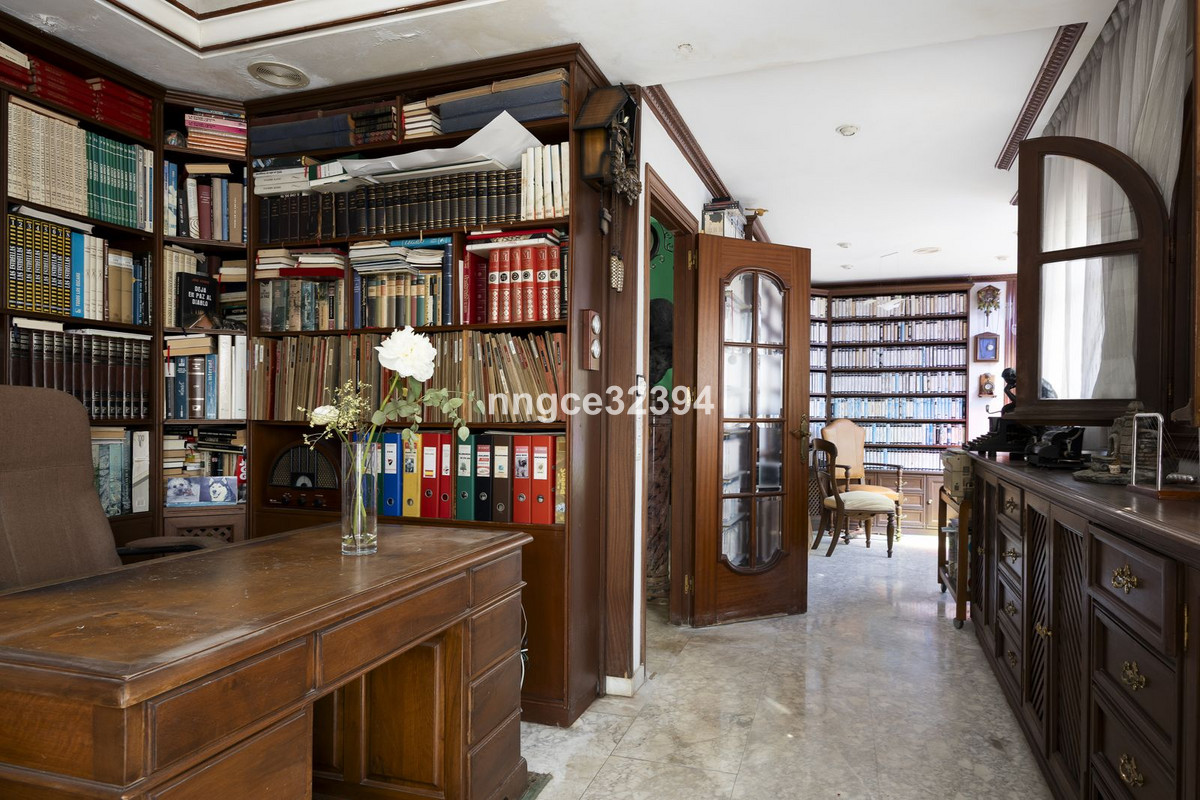 Se vende Villa - Chalet de 8 dormitorios en Costa Del Sol, Málaga, España