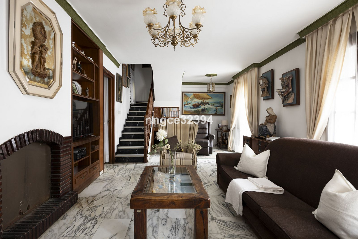 Se vende Villa - Chalet de 8 dormitorios en Costa Del Sol, Málaga, España