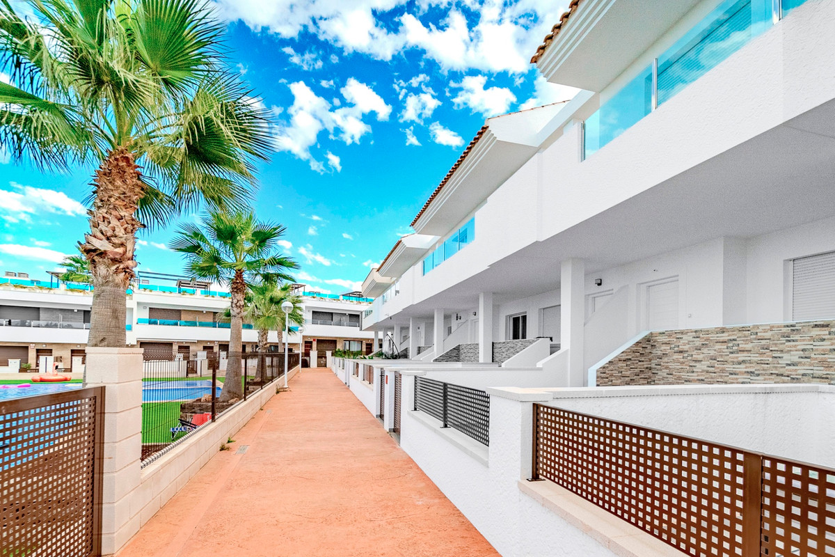 Se vende Adosada de 3 dormitorios en Costa Blanca, Alicante, España