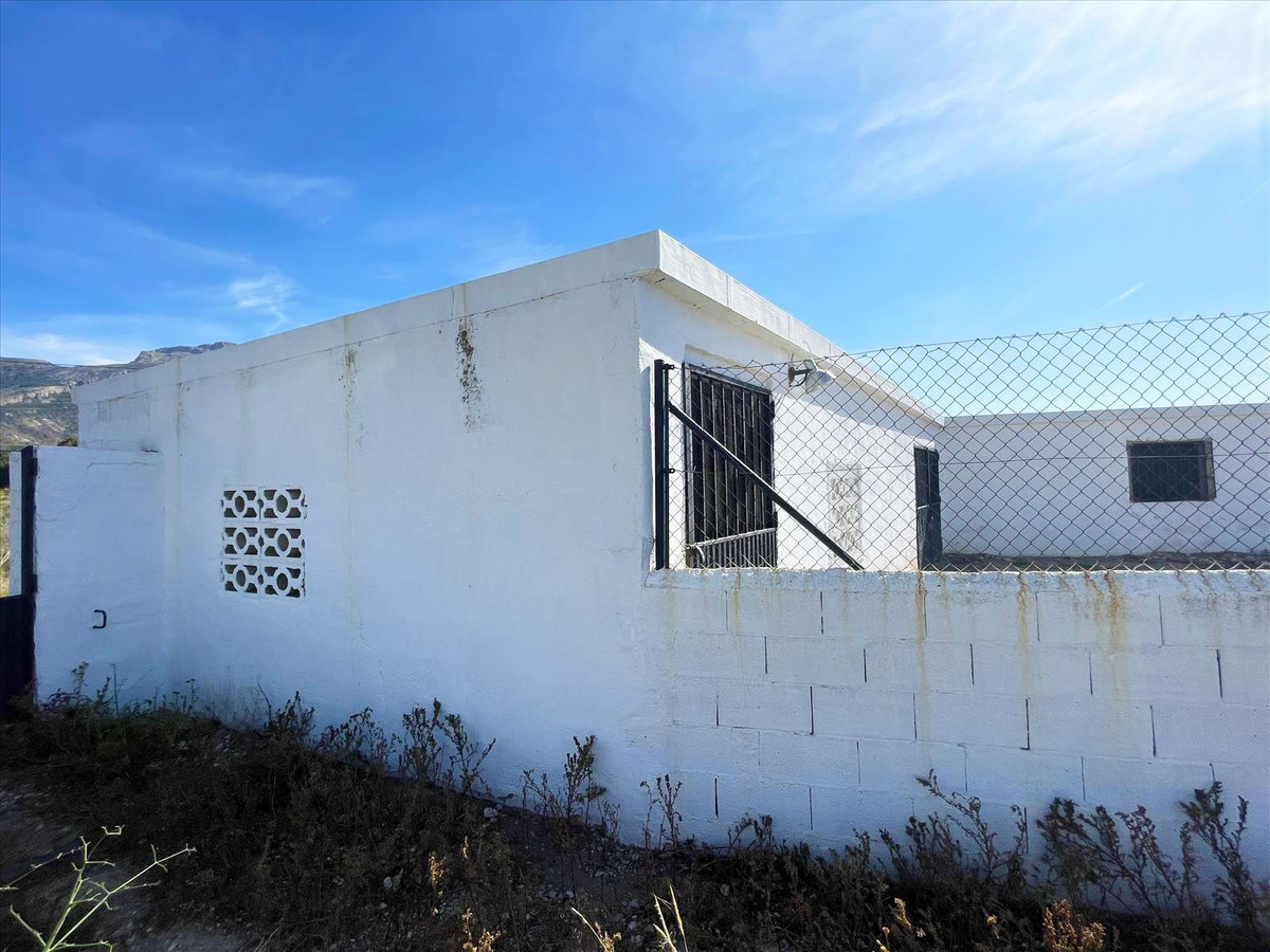 Se vende Villa - Chalet de 5 dormitorios en Costa Blanca, Alicante, España