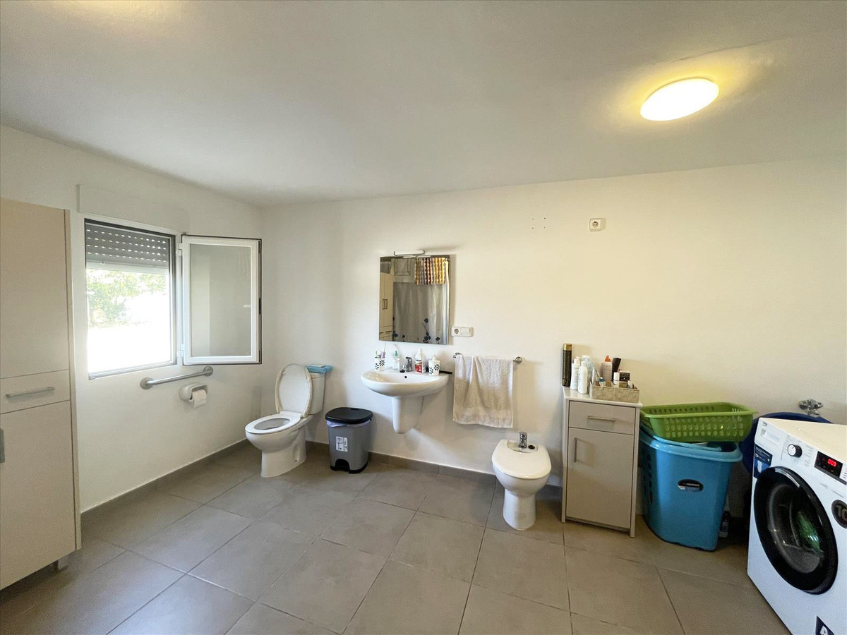 Se vende Villa - Chalet de 5 dormitorios en Costa Blanca, Alicante, España