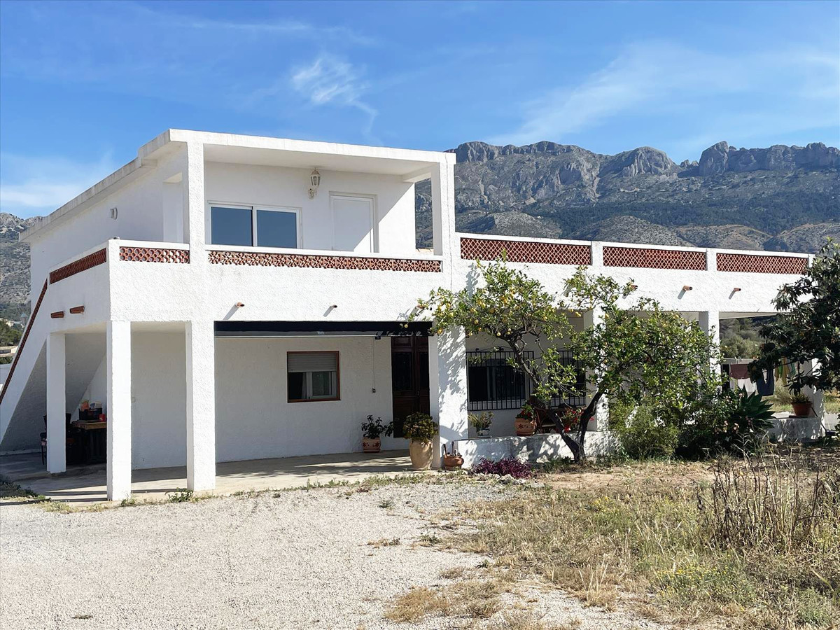 Se vende Villa - Chalet de 5 dormitorios en Costa Blanca, Alicante, España