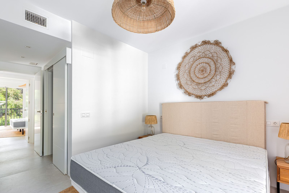 2 Bed Apartment for sale in Benahavís Costa Del Sol, Málaga, Spain