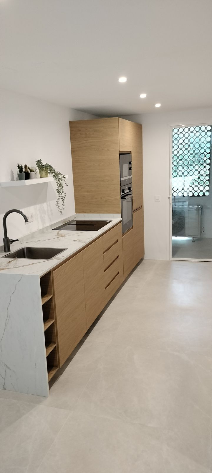 2 Bed Apartment for sale in Benahavís Costa Del Sol, Málaga, Spain