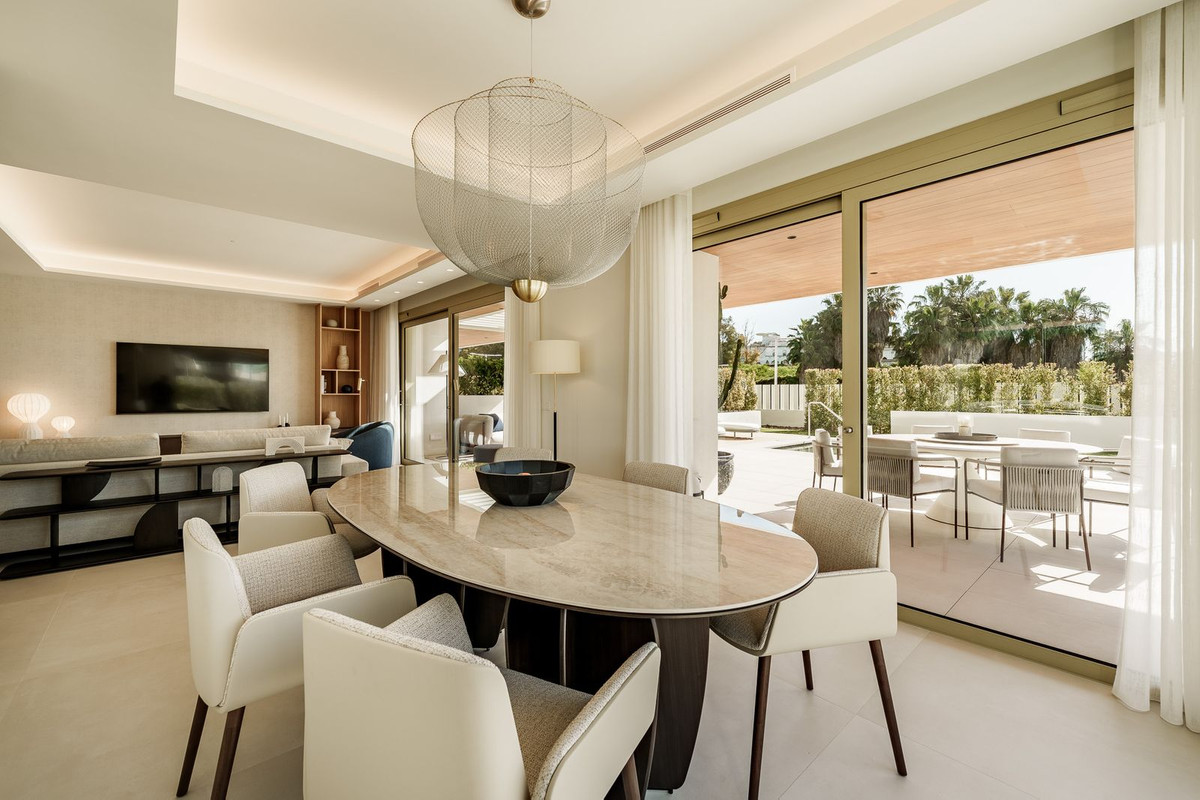 Se vende Apartamento Planta Baja de 4 dormitorios en Costa Del Sol, Málaga, España