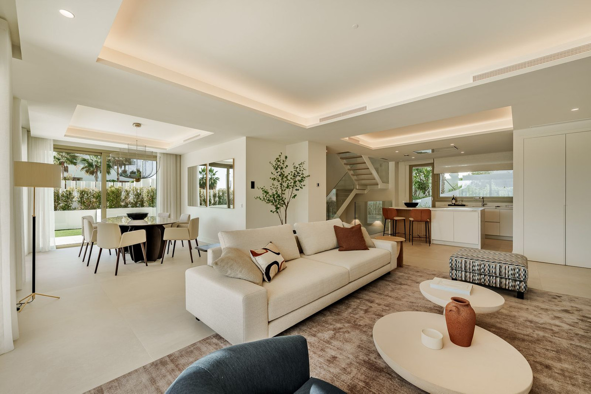Se vende Apartamento Planta Baja de 4 dormitorios en Costa Del Sol, Málaga, España