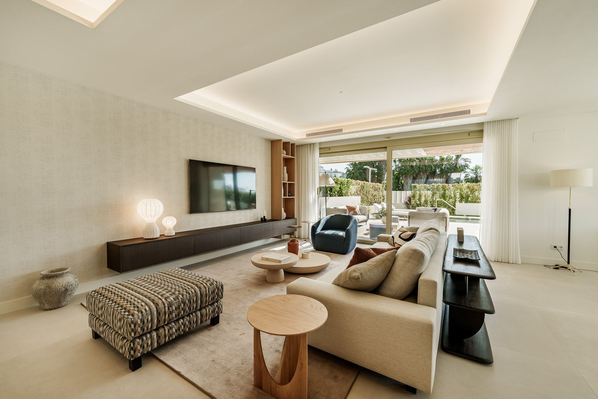 Se vende Apartamento Planta Baja de 4 dormitorios en Costa Del Sol, Málaga, España
