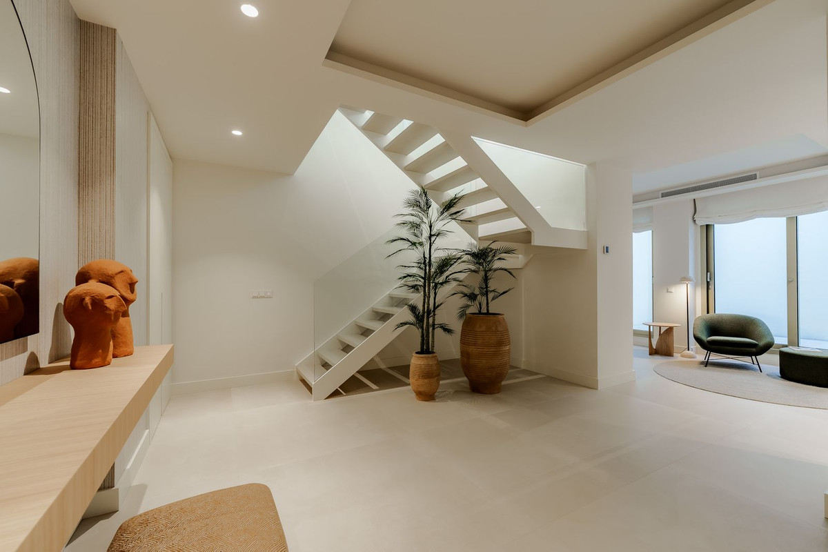 Se vende Apartamento Planta Baja de 4 dormitorios en Costa Del Sol, Málaga, España