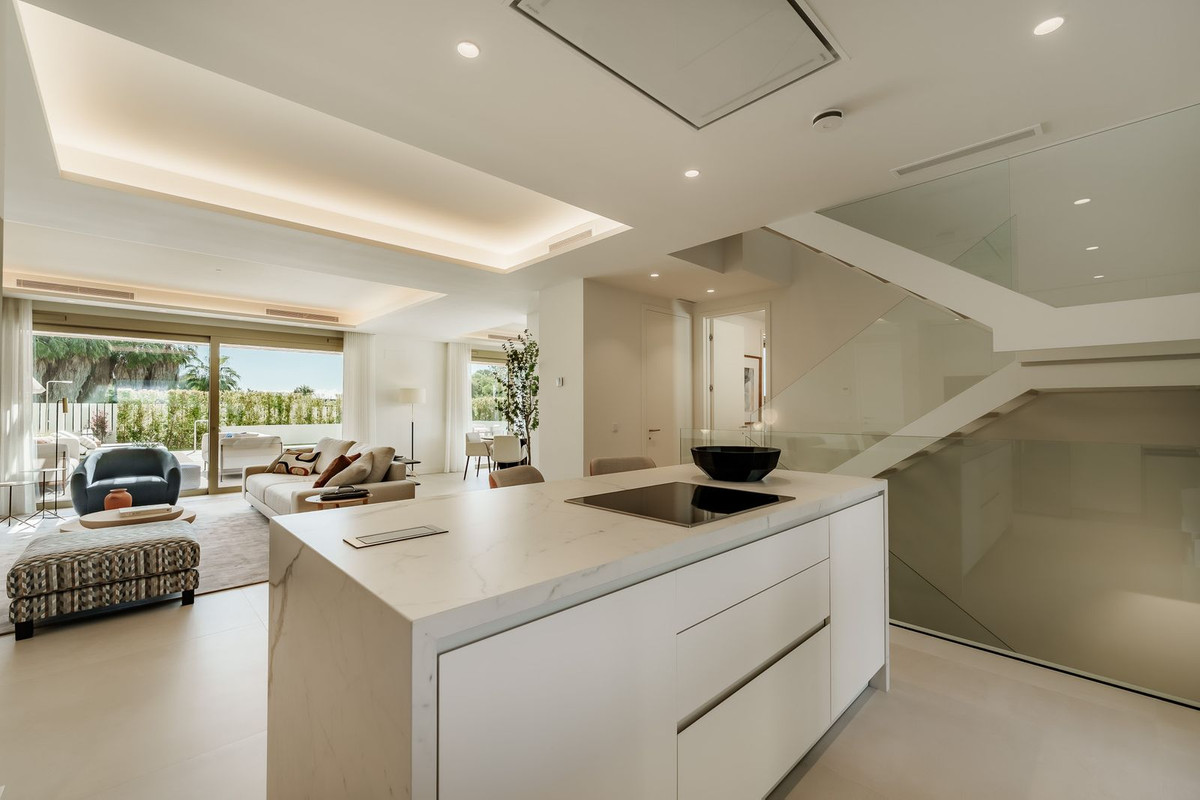 Se vende Apartamento Planta Baja de 4 dormitorios en Costa Del Sol, Málaga, España