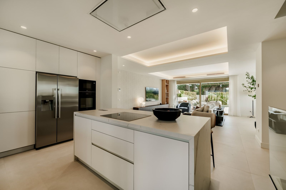 Se vende Apartamento Planta Baja de 4 dormitorios en Costa Del Sol, Málaga, España