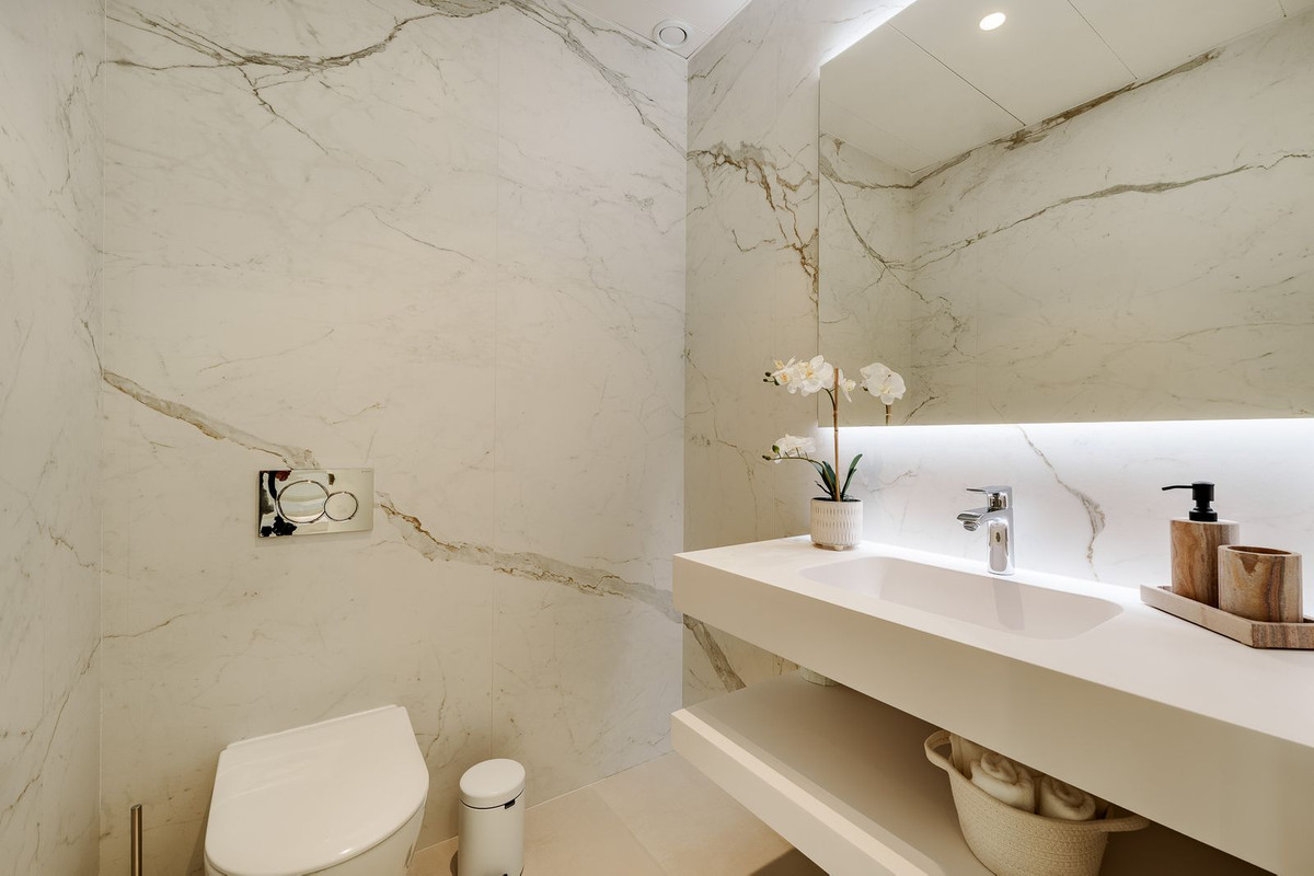 Se vende Apartamento Planta Baja de 4 dormitorios en Costa Del Sol, Málaga, España