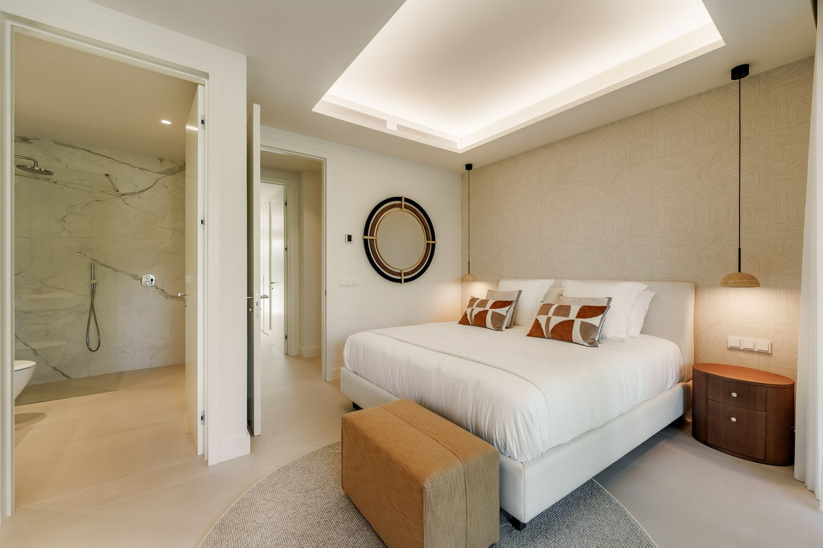 Se vende Apartamento Planta Baja de 4 dormitorios en Costa Del Sol, Málaga, España