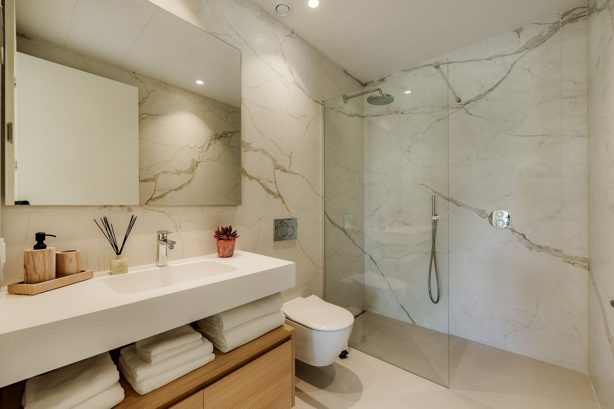 Se vende Apartamento Planta Baja de 4 dormitorios en Costa Del Sol, Málaga, España
