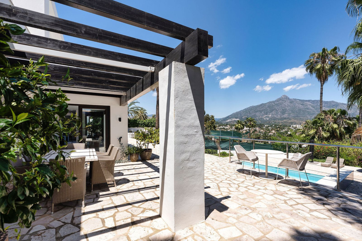 Se vende Villa - Chalet de 4 dormitorios en Costa Del Sol, Málaga, España