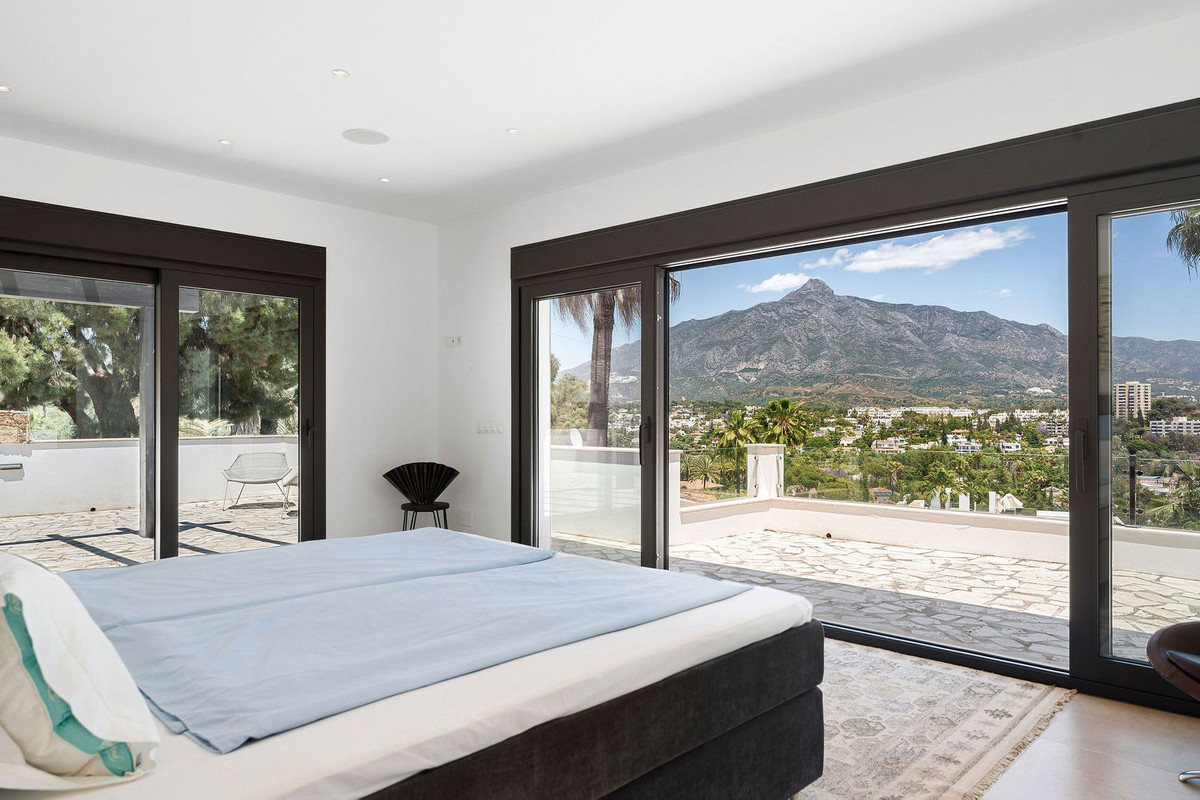 Se vende Villa - Chalet de 4 dormitorios en Costa Del Sol, Málaga, España