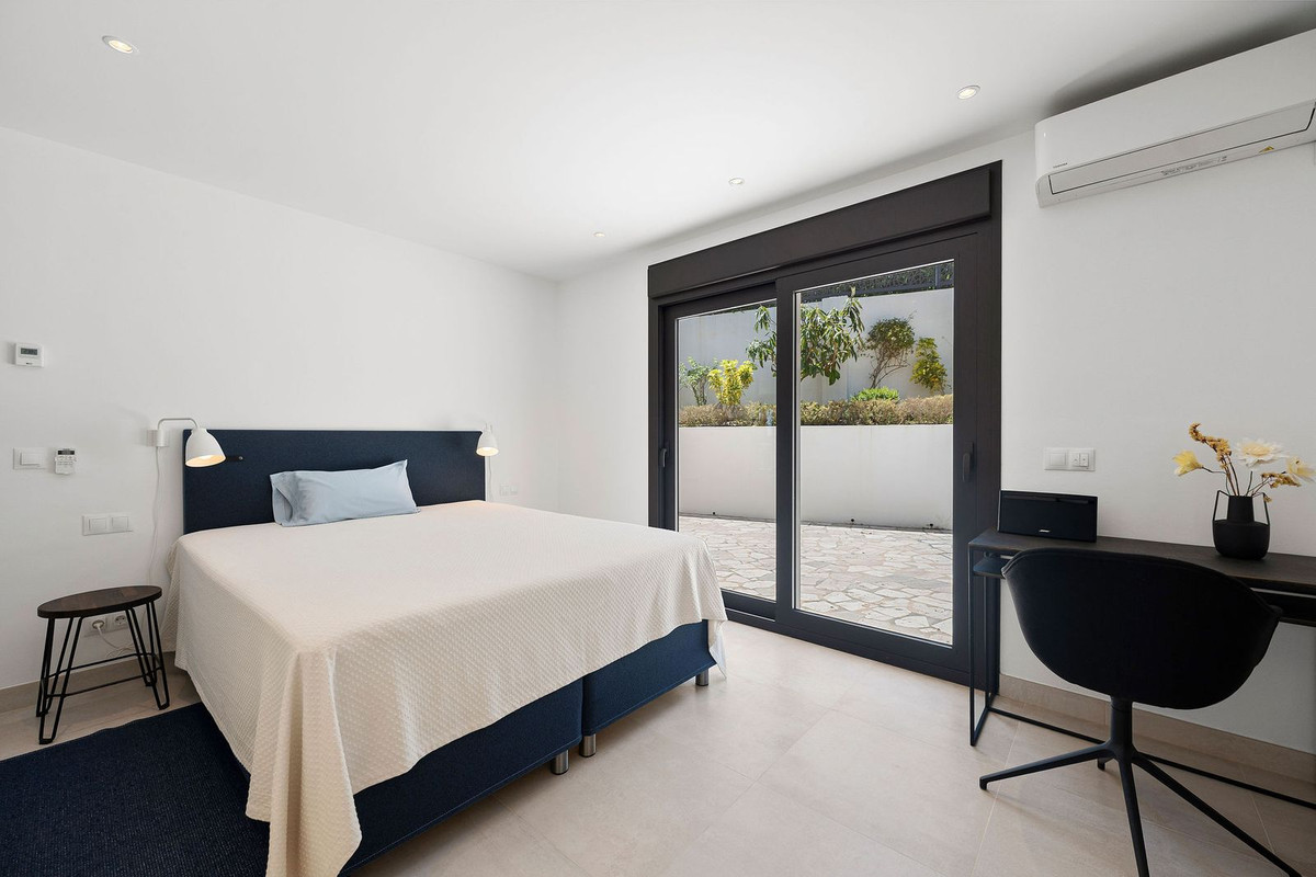 Se vende Villa - Chalet de 4 dormitorios en Costa Del Sol, Málaga, España