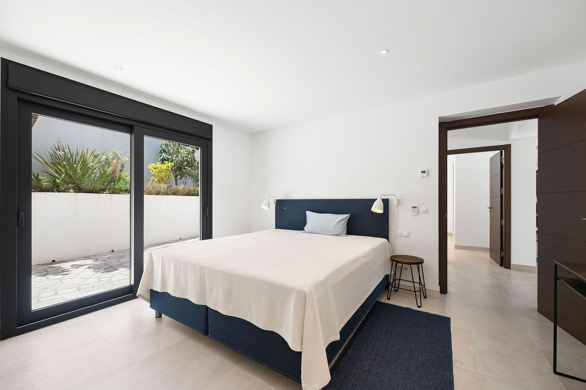 Se vende Villa - Chalet de 4 dormitorios en Costa Del Sol, Málaga, España