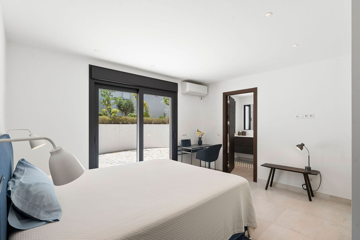 Se vende Villa - Chalet de 4 dormitorios en Costa Del Sol, Málaga, España