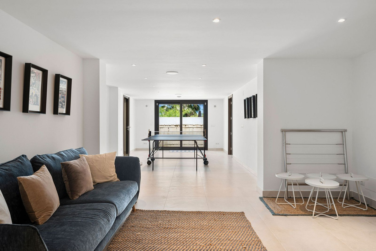 Se vende Villa - Chalet de 4 dormitorios en Costa Del Sol, Málaga, España
