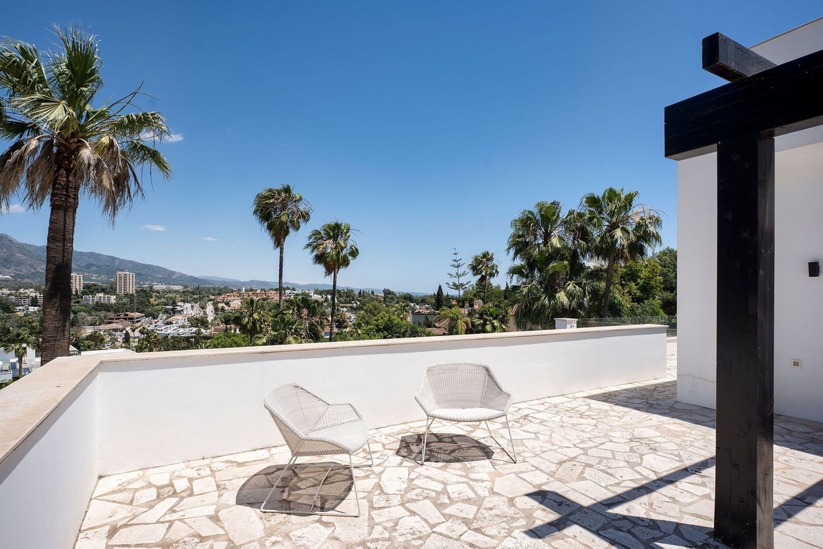 Se vende Villa - Chalet de 4 dormitorios en Costa Del Sol, Málaga, España