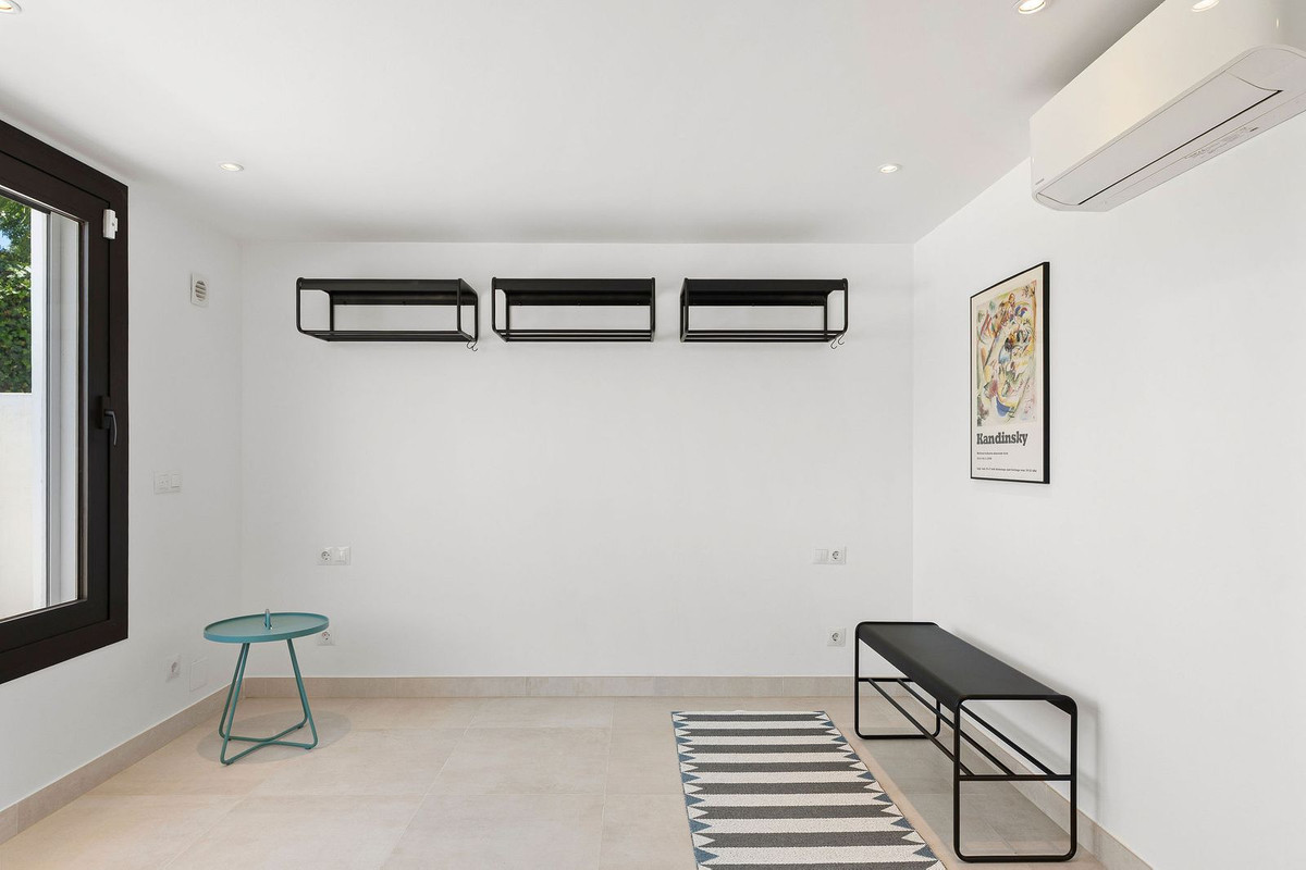 Se vende Villa - Chalet de 4 dormitorios en Costa Del Sol, Málaga, España