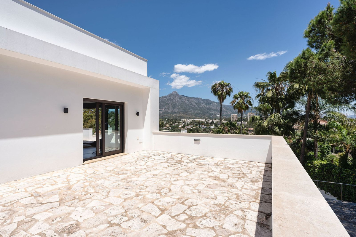 Se vende Villa - Chalet de 4 dormitorios en Costa Del Sol, Málaga, España