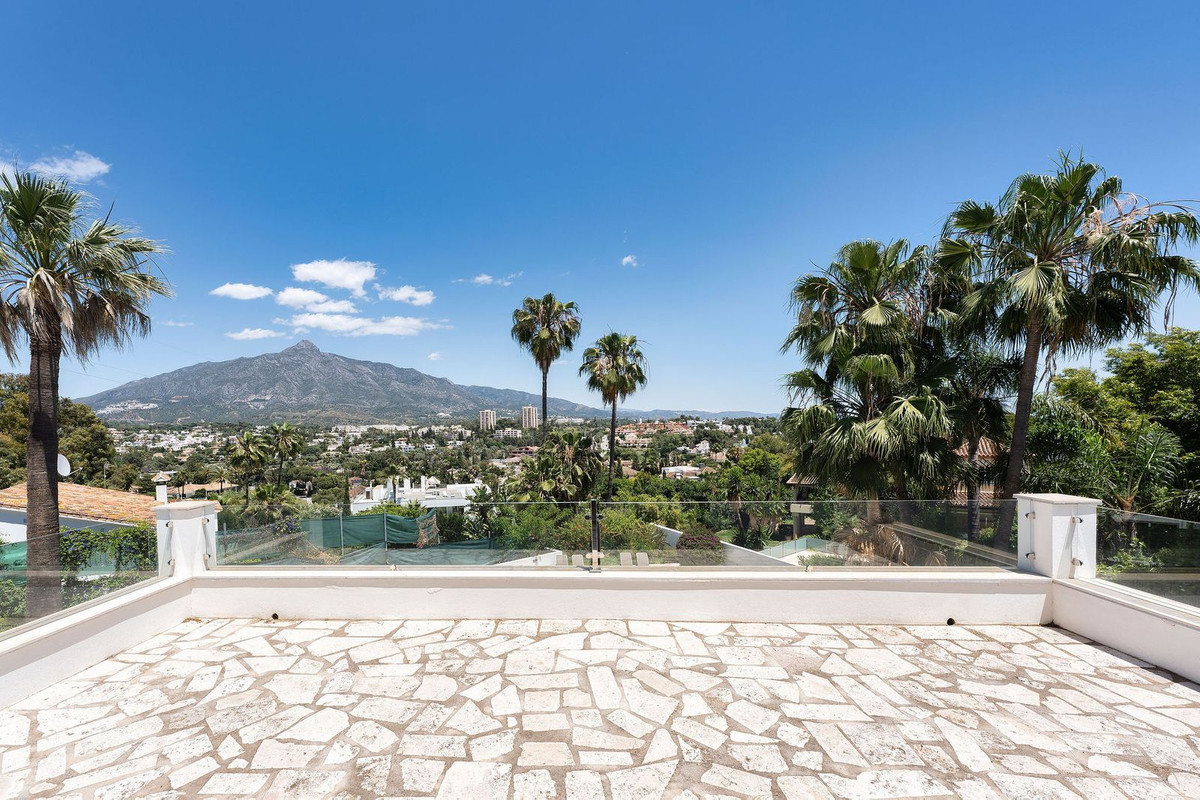 Se vende Villa - Chalet de 4 dormitorios en Costa Del Sol, Málaga, España