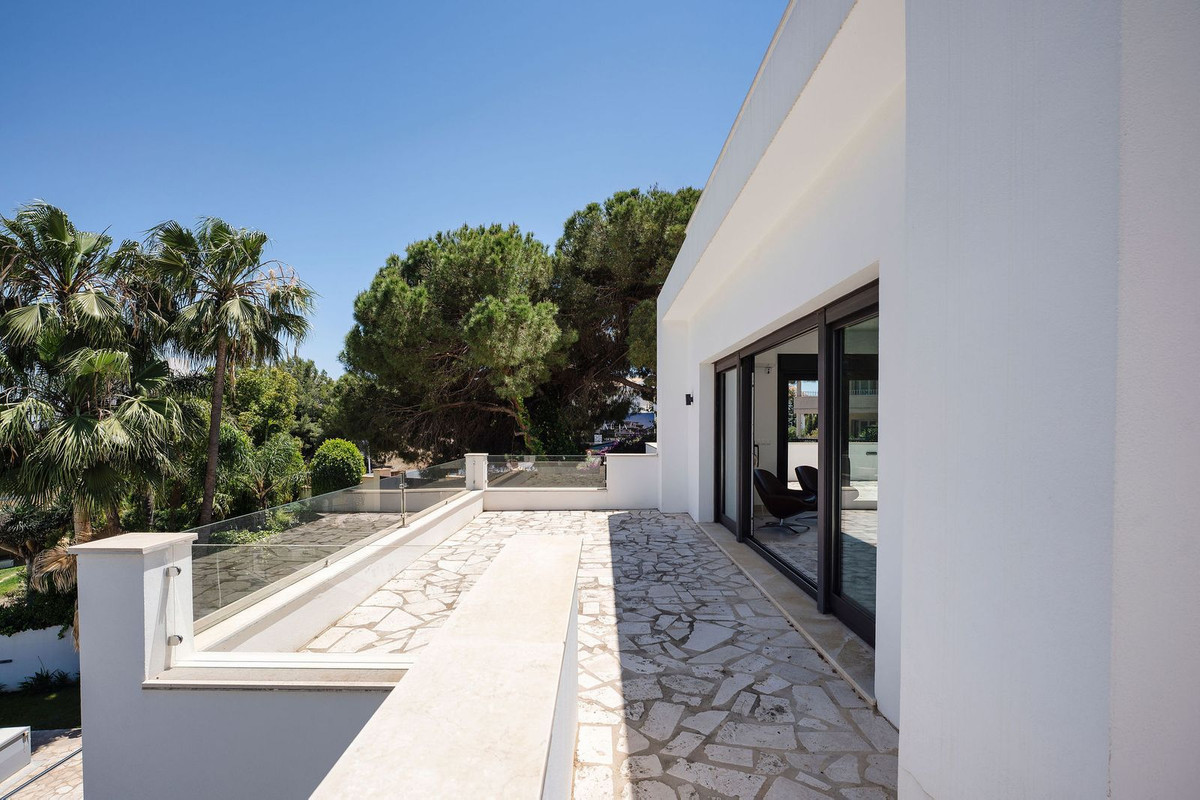 Se vende Villa - Chalet de 4 dormitorios en Costa Del Sol, Málaga, España